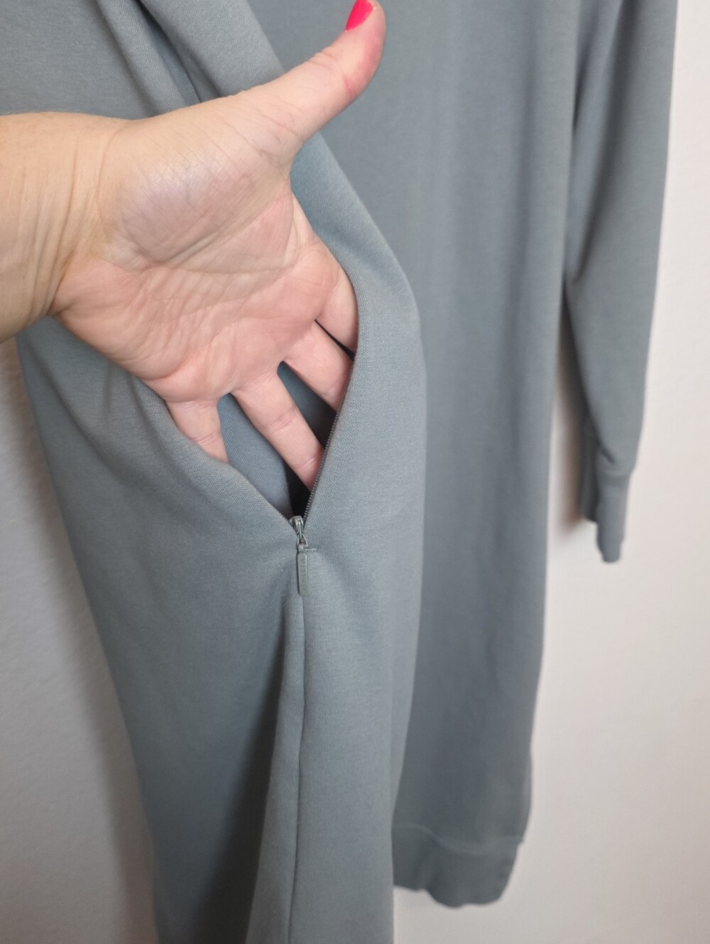 ATHLETA Triumph Sweatshirt Hoodie Dress In Blue Pockets Hooded Cozy Size Large - Picture 9 of 14